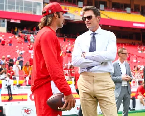Tom Brady ignites fan criticism as being spotted in Las Vegas Raiders sideline box